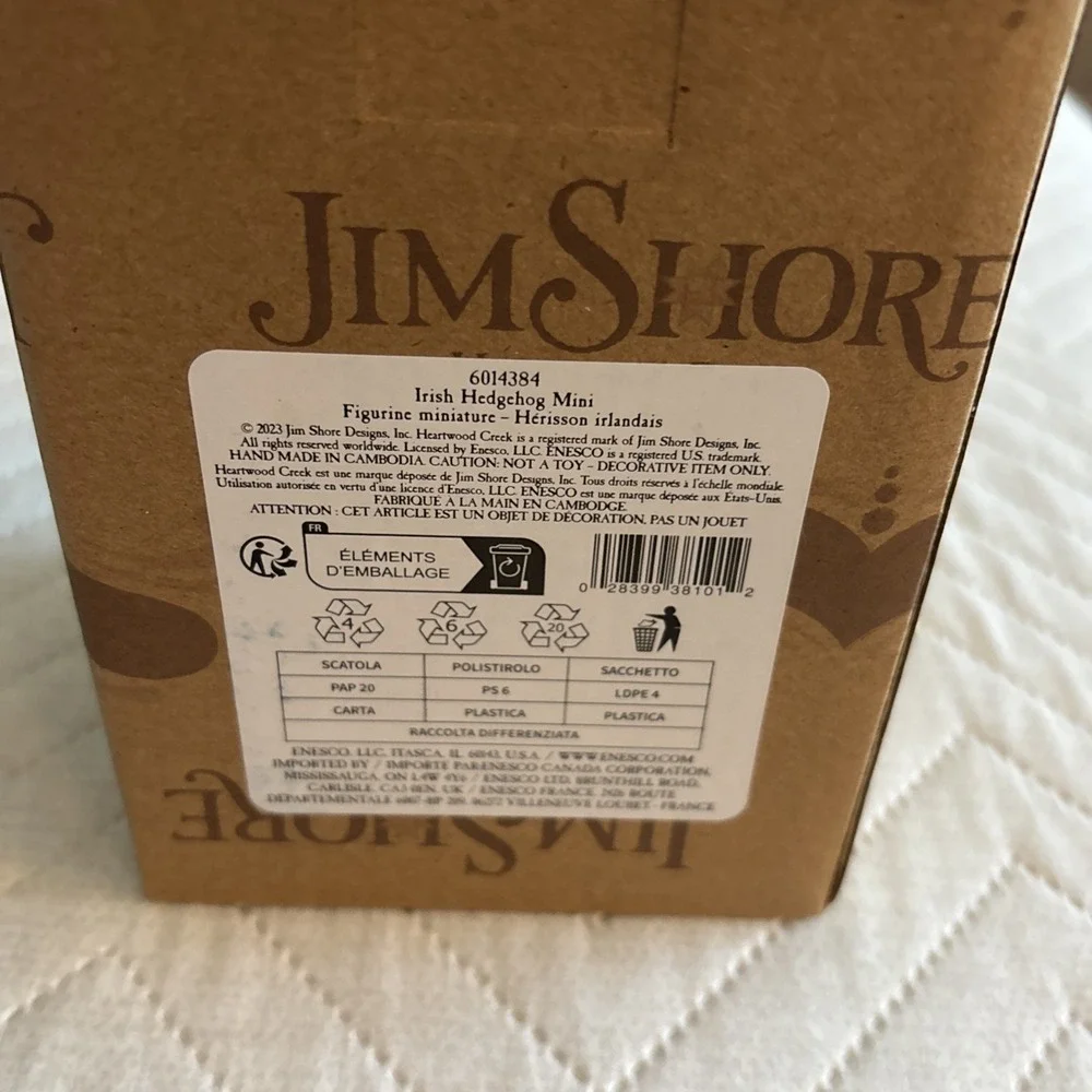 Jim Shore Heartwood Creek - Hedgehog wearing Green Hat and Clover 6014384